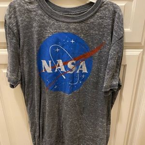 Gray nasa t shirt!